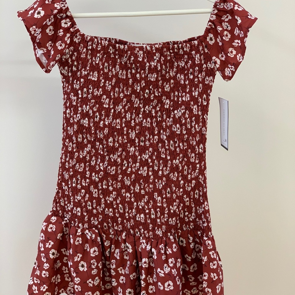 Goodnight Macaroon mini fitted floral dress